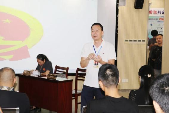 浙江稠州训练开放日，赛前防线松动引观众欢呼，社区盾在即，医务组通报恢复(浙江稠州金租vs上海久事)