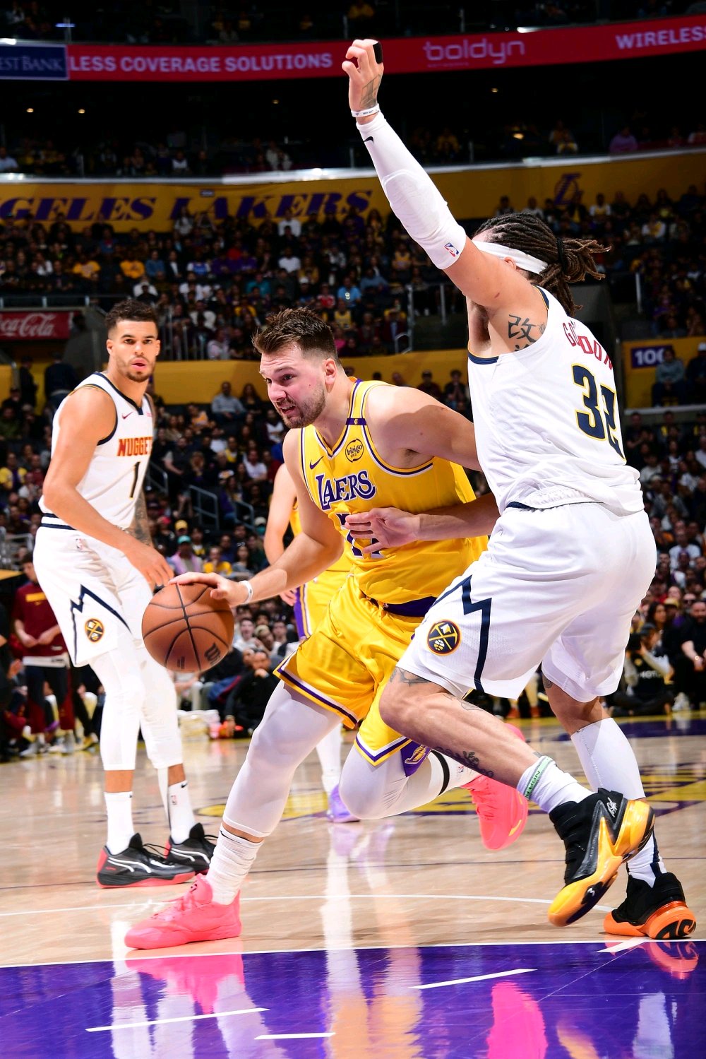 关键时刻NBA常规赛焦点战，俄克拉荷马雷霆防线松动，更衣室稳定，控场能力受关注的简单介绍-开云kaiyun通用网址